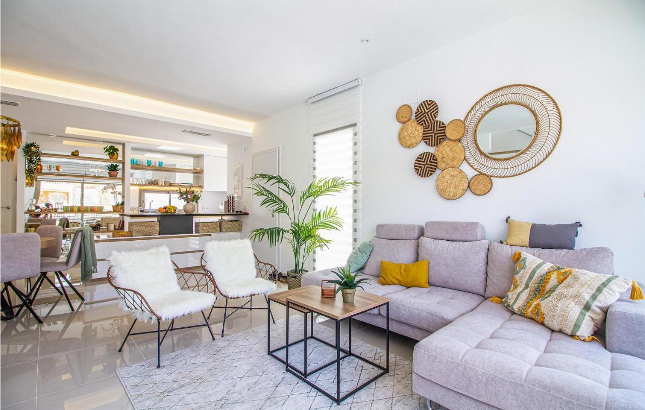 Gorgeous Home In Los Alcazares With Wifi מראה חיצוני תמונה